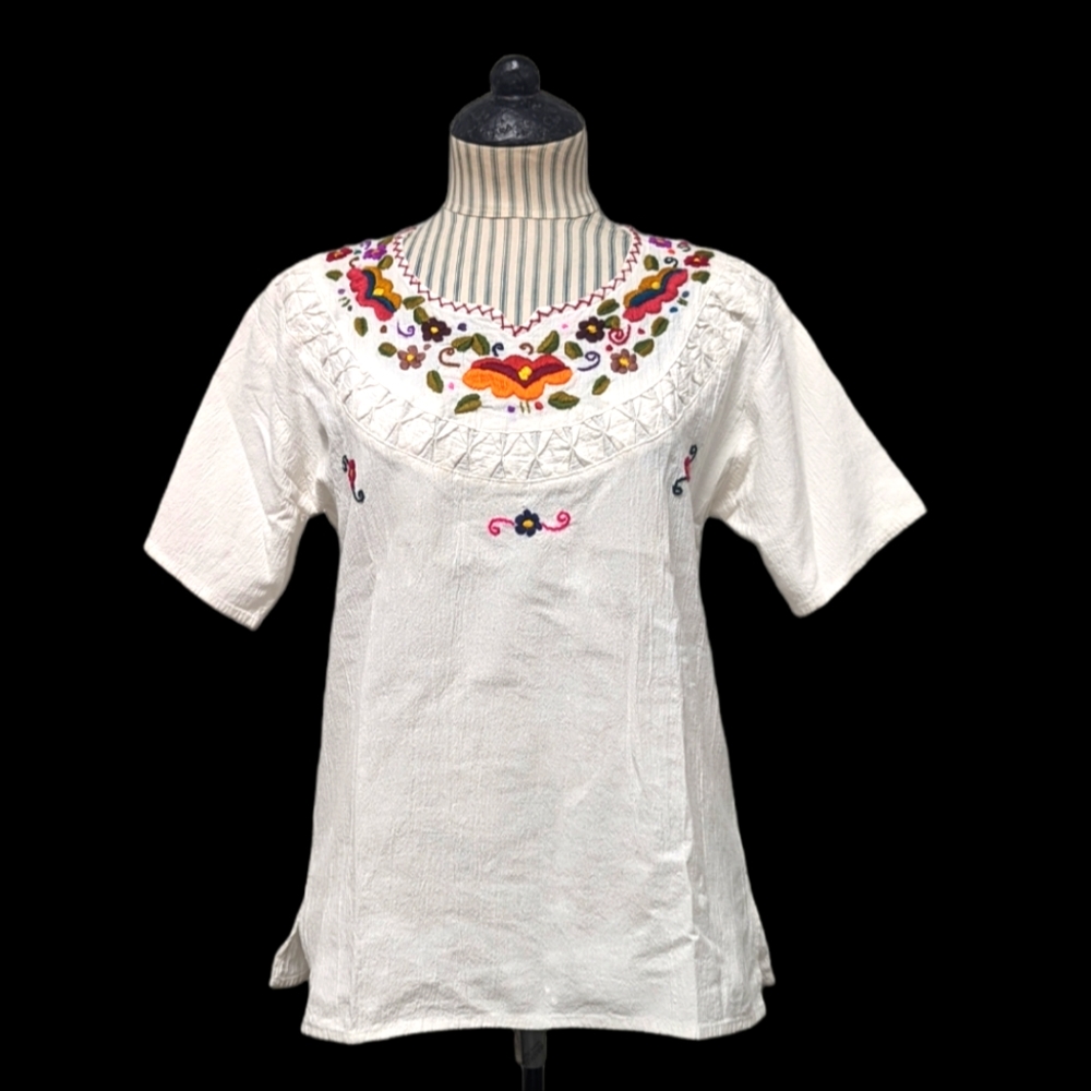 Latin American Embroidered Floral Top - Picture 7 of 7